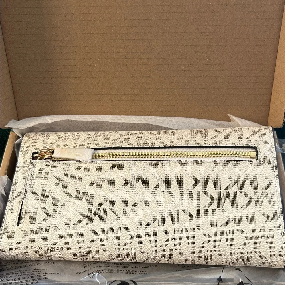Michael Kors Travel Trifold wallet Wristlet Women Wallet Purse